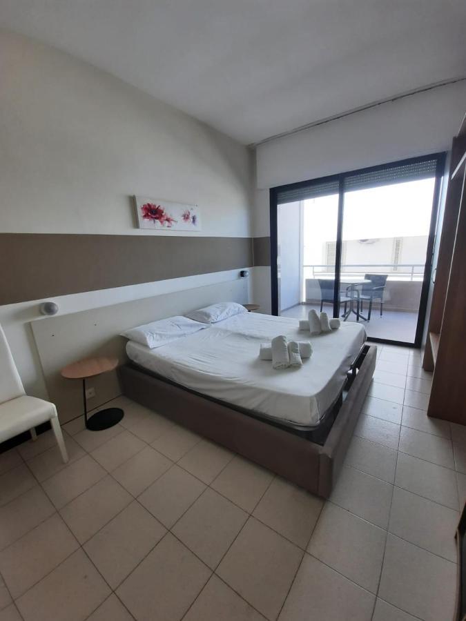 Hotel Baia Verde Gallipoli Bagian luar foto