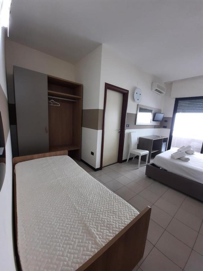 Hotel Baia Verde Gallipoli Bagian luar foto