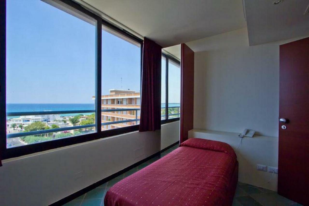 Hotel Baia Verde Gallipoli Bagian luar foto